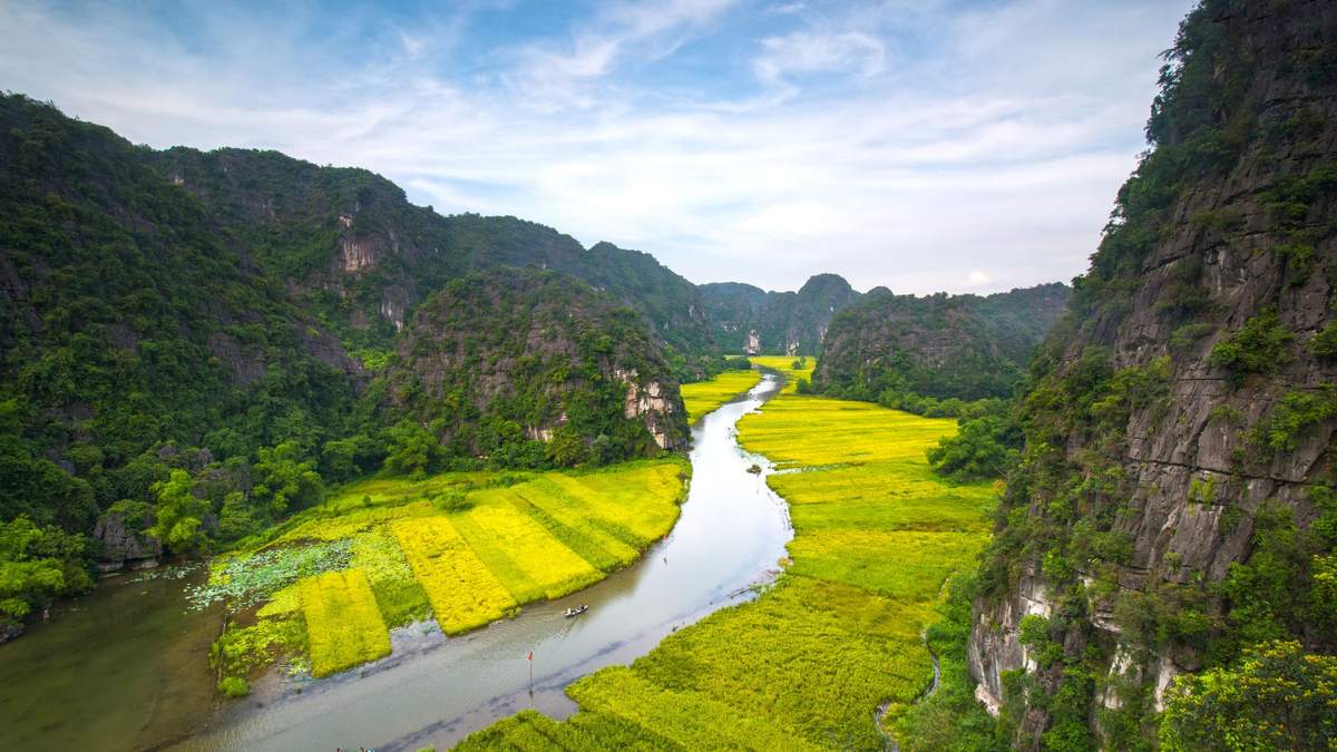 Ninh Binh – Scenic Escape